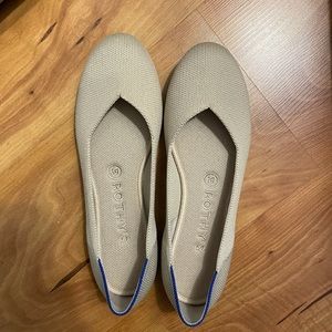 Size 8 (never worn) Rothy’s nude flats